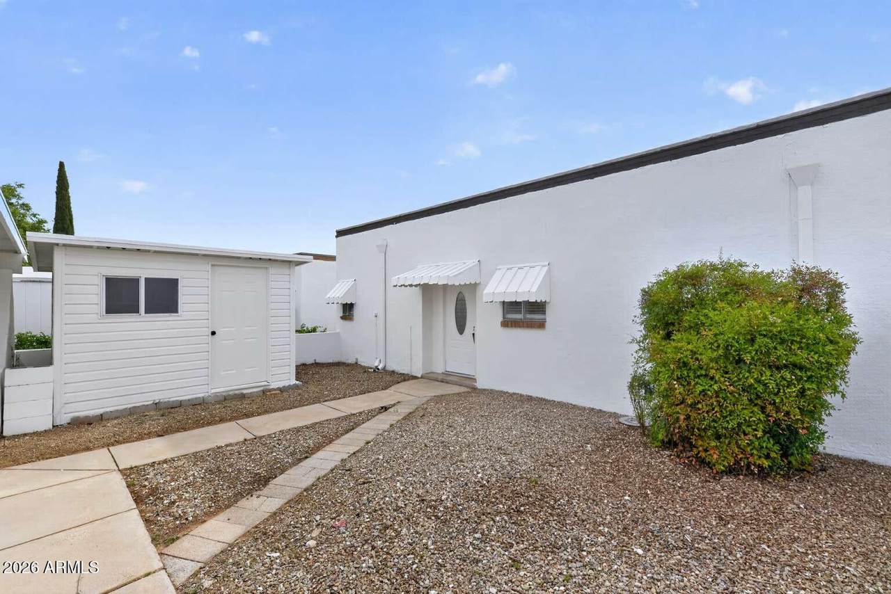 217 Tracy Road - Photo 1