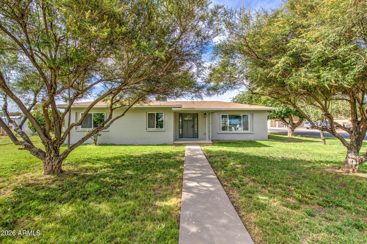 512 Narramore Avenue - Photo 1