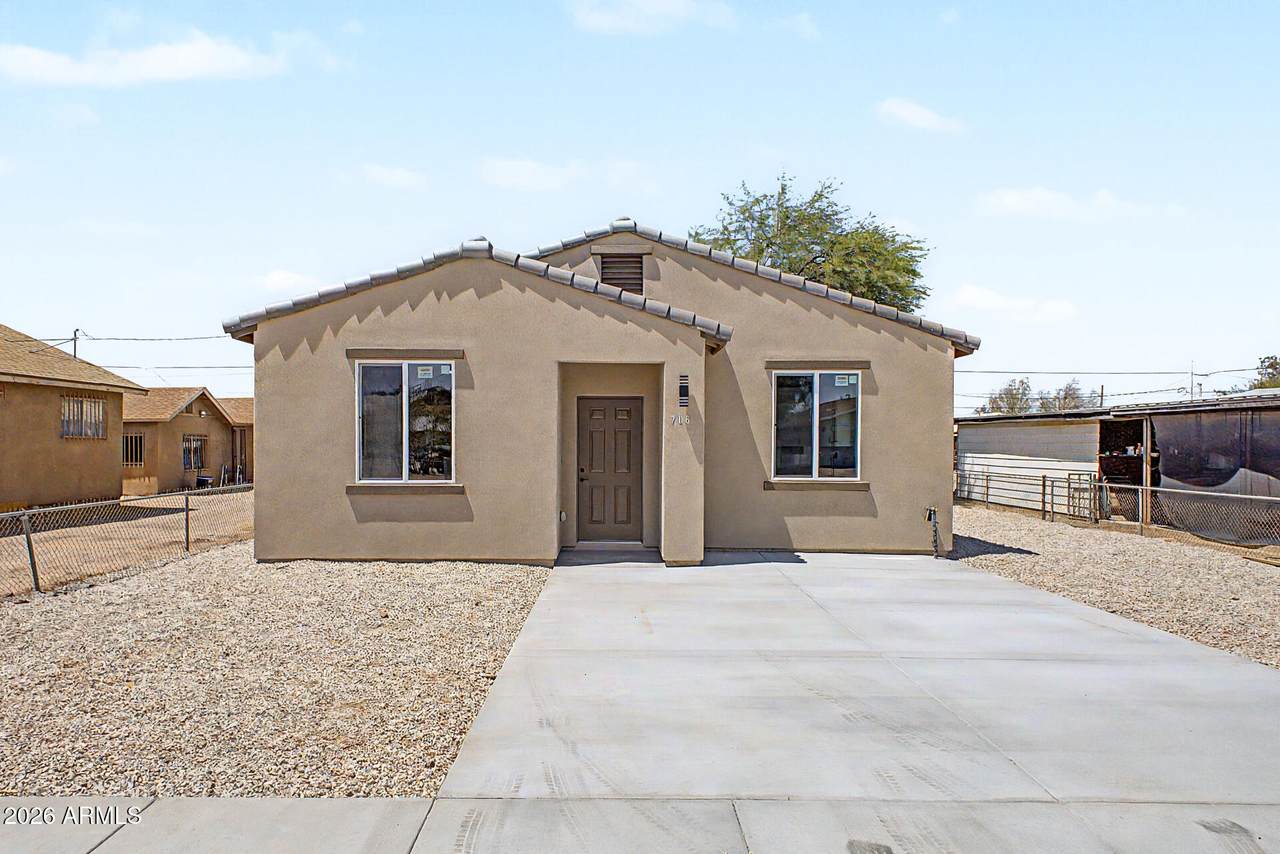 706 12TH Street - Photo 1