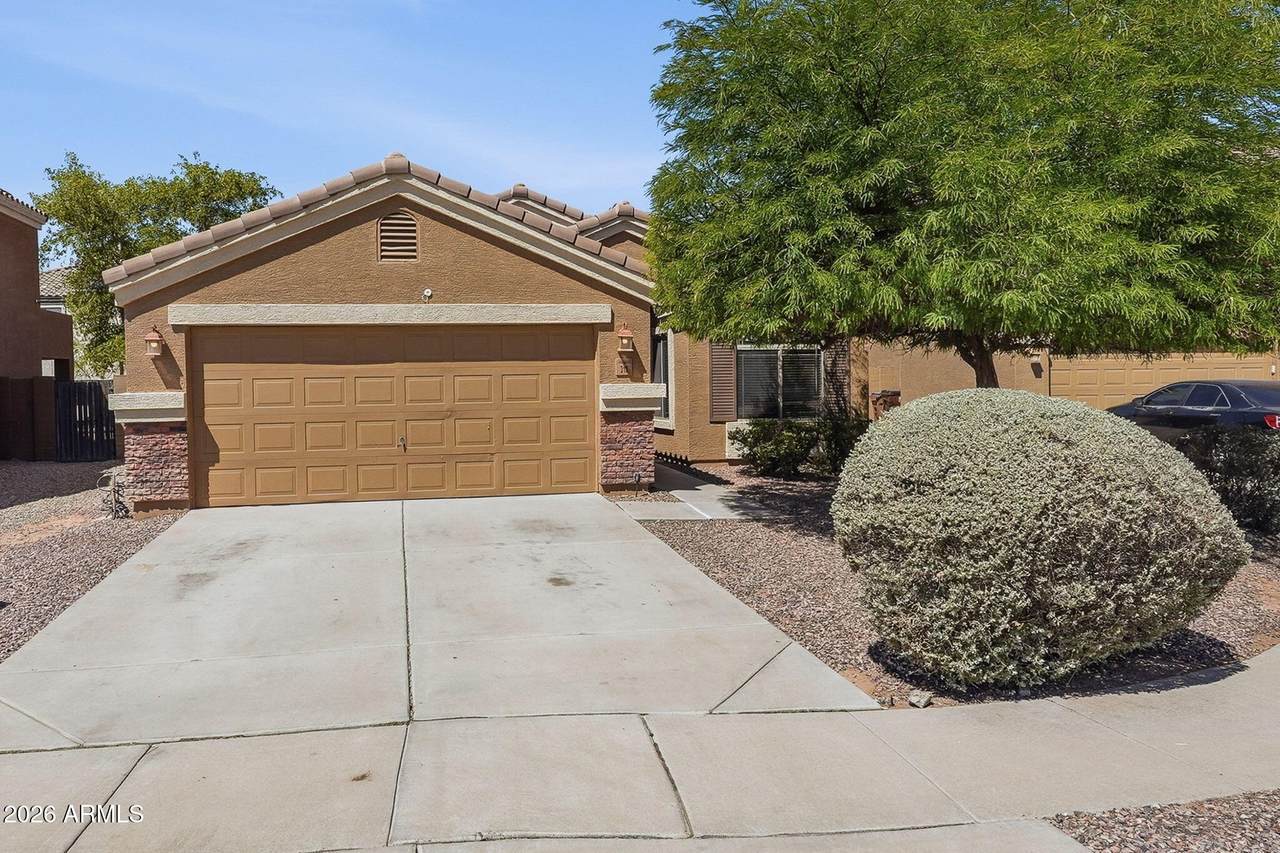 318 21ST Circle - Photo 1