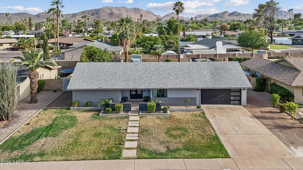3915 Yucca Street - Photo 1