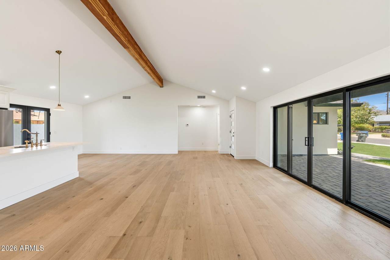 https://bt-photos.global.ssl.fastly.net/armls/1280_boomver_1_7055174-2.jpg