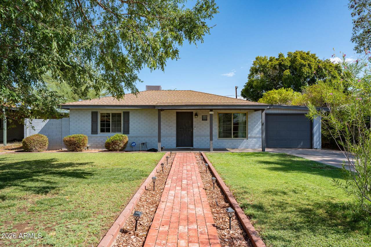 2144 Whitton Avenue - Photo 1