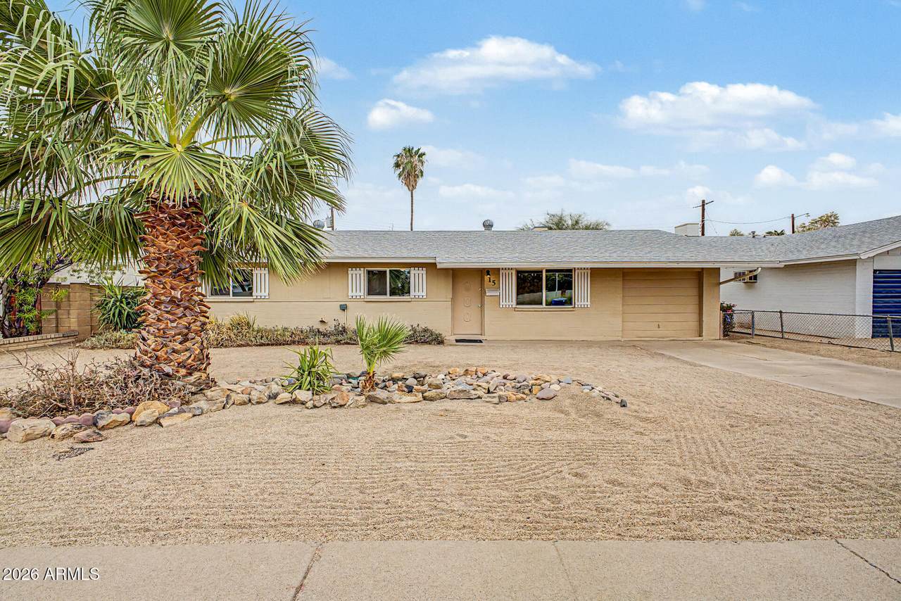 15 Alameda Drive - Photo 1