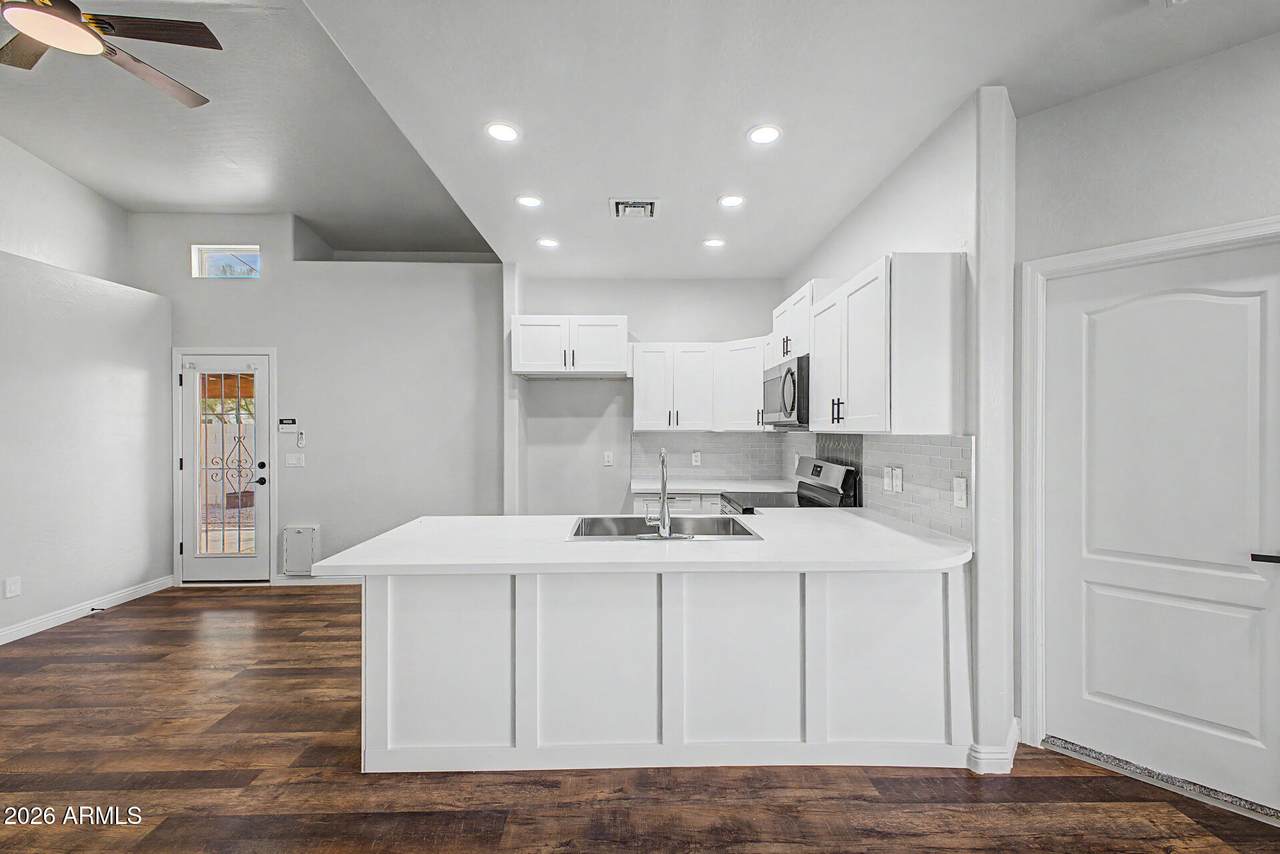 148 Warren Street - Photo 1