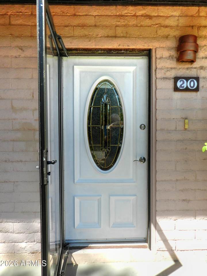https://bt-photos.global.ssl.fastly.net/armls/1280_boomver_2_7064168-2.jpg