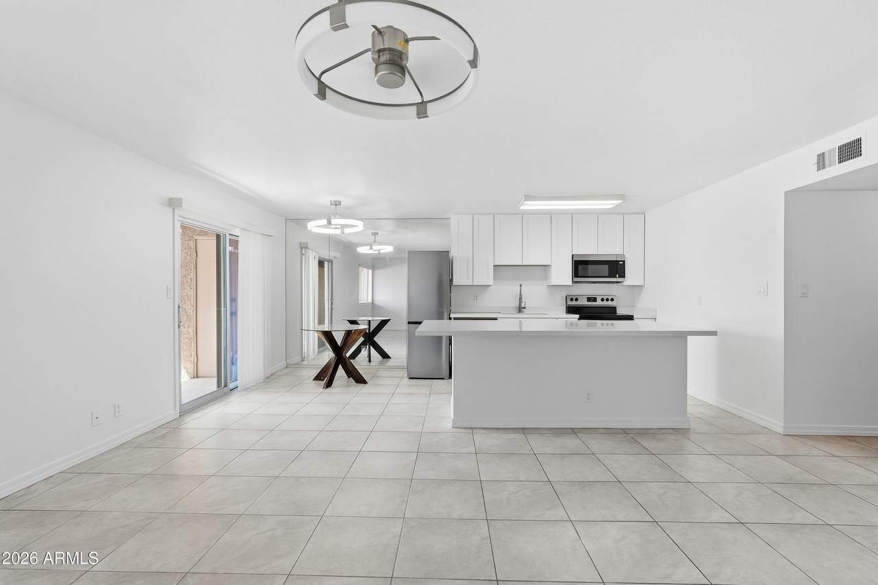 5525 Thomas Road - Photo 1