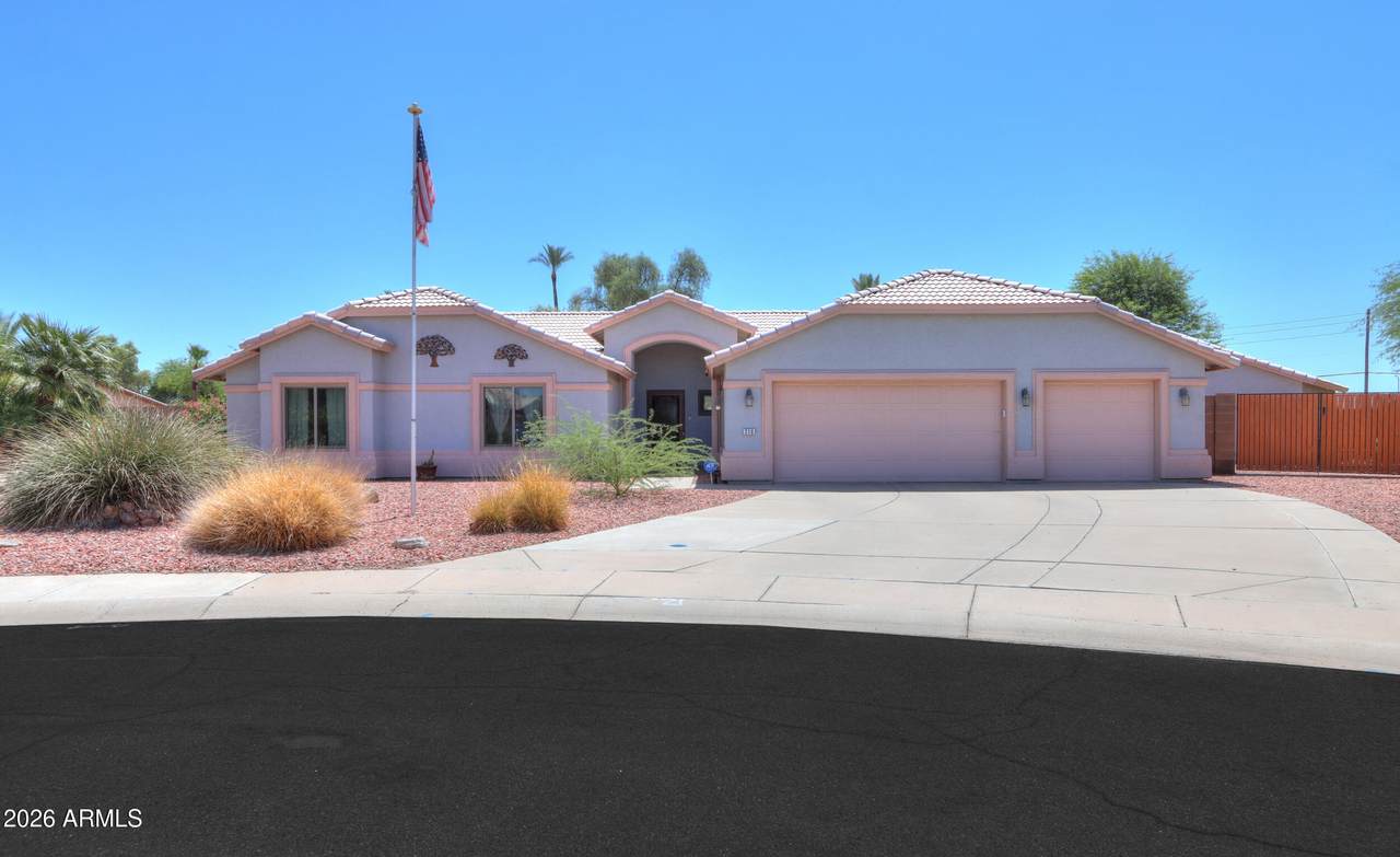 216 Pebble Court - Photo 1