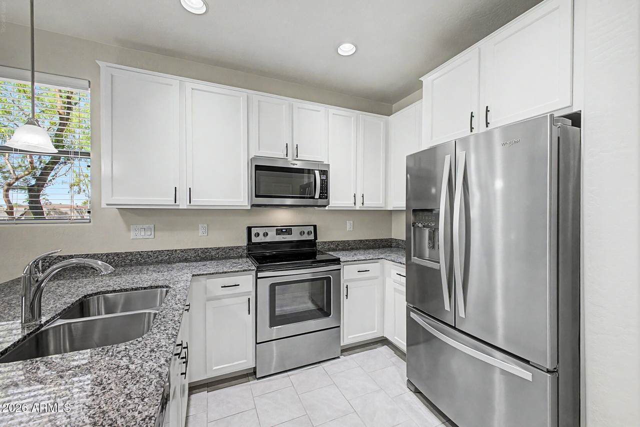 5225 Enid Avenue - Photo 1