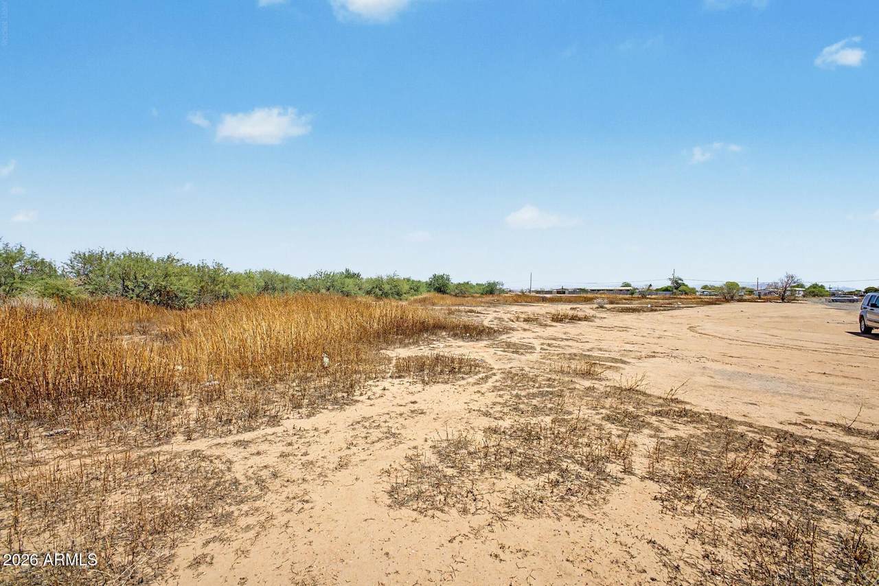 10028 Renard Road - Photo 1