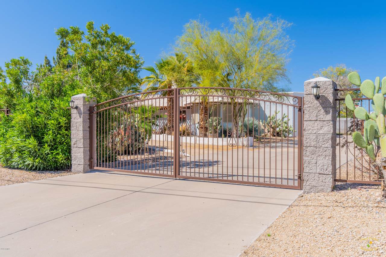 1102 Roberts Road - Photo 1
