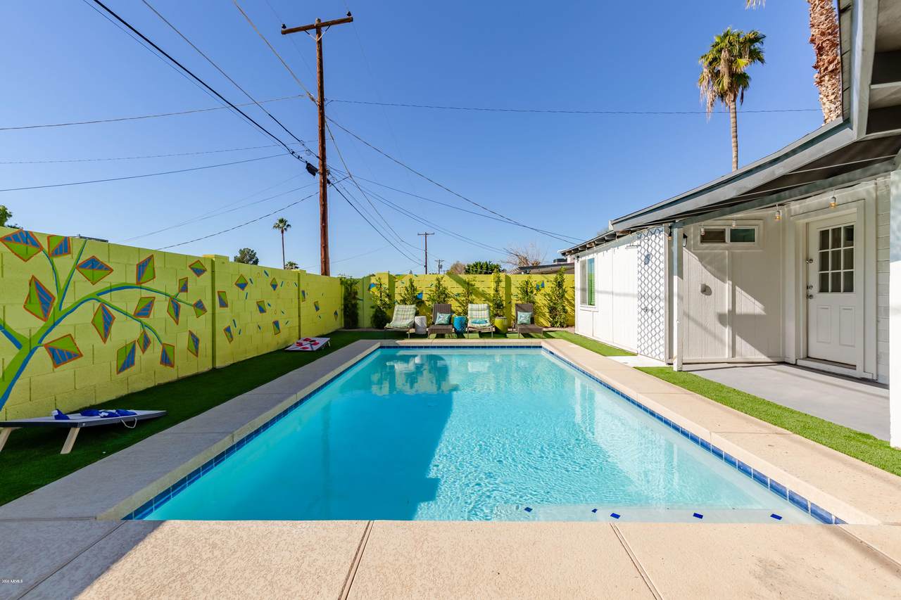 8247 Devonshire Avenue - Photo 1