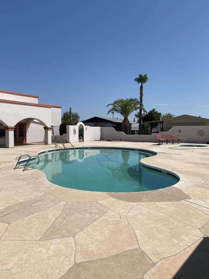 450 Sunwest Drive - Photo 1