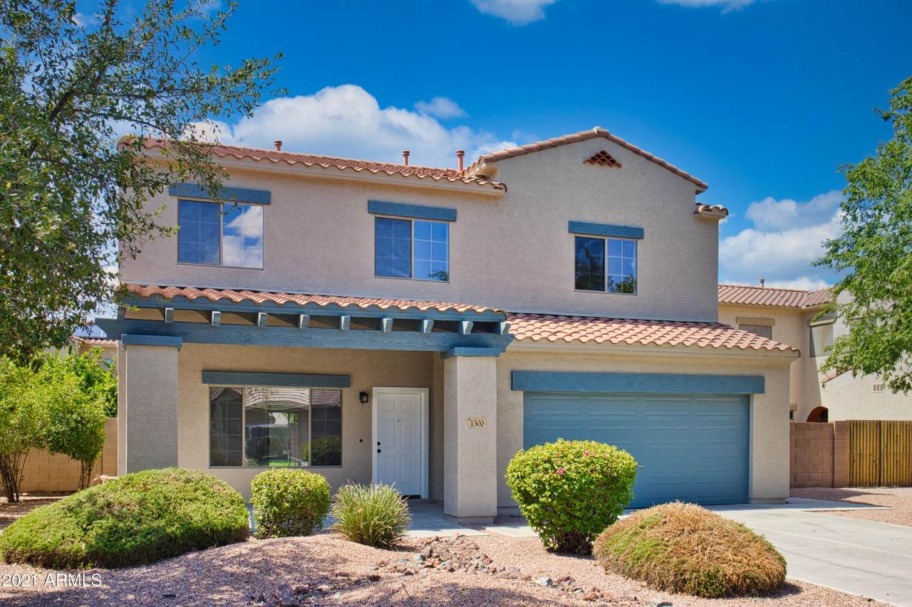 1300 Parkview Drive - Photo 1