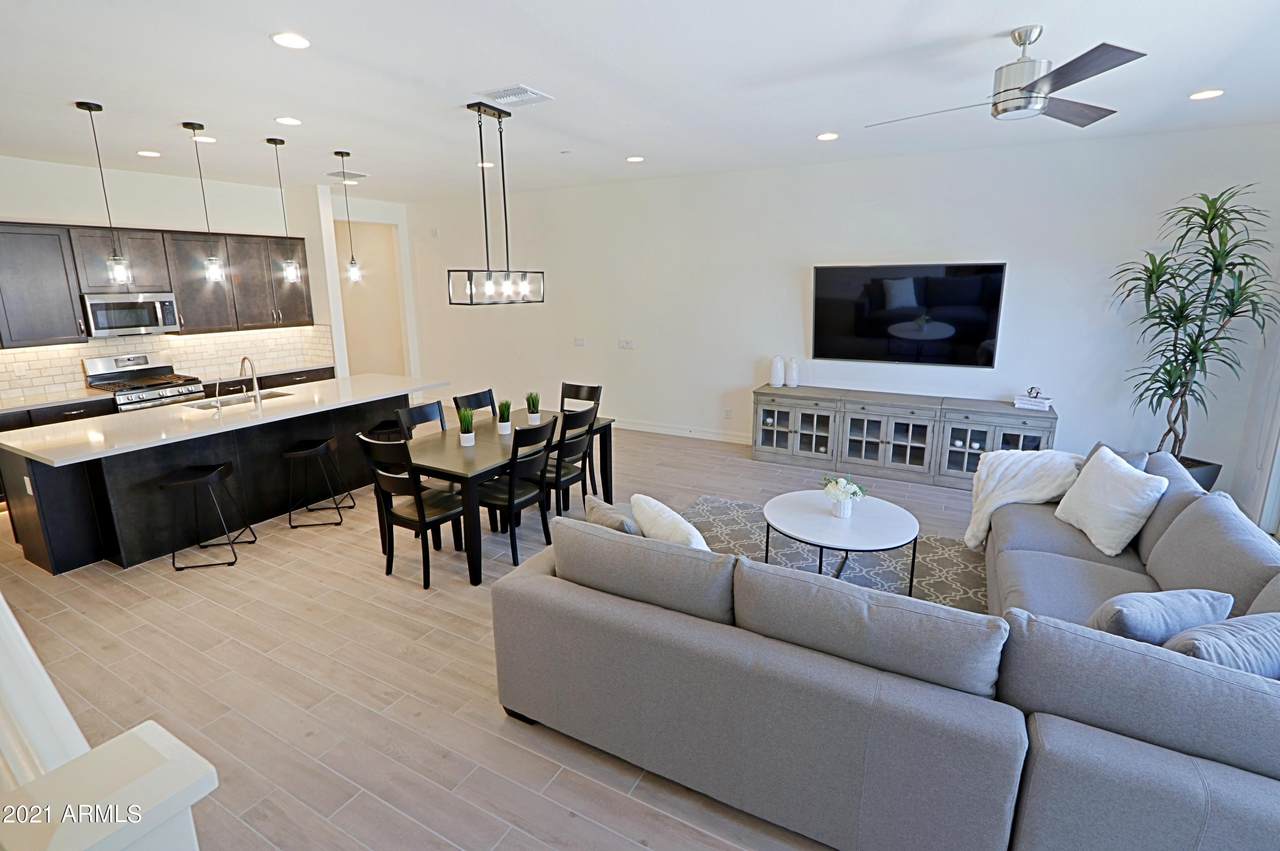 1918 Desert Hollow Drive - Photo 1