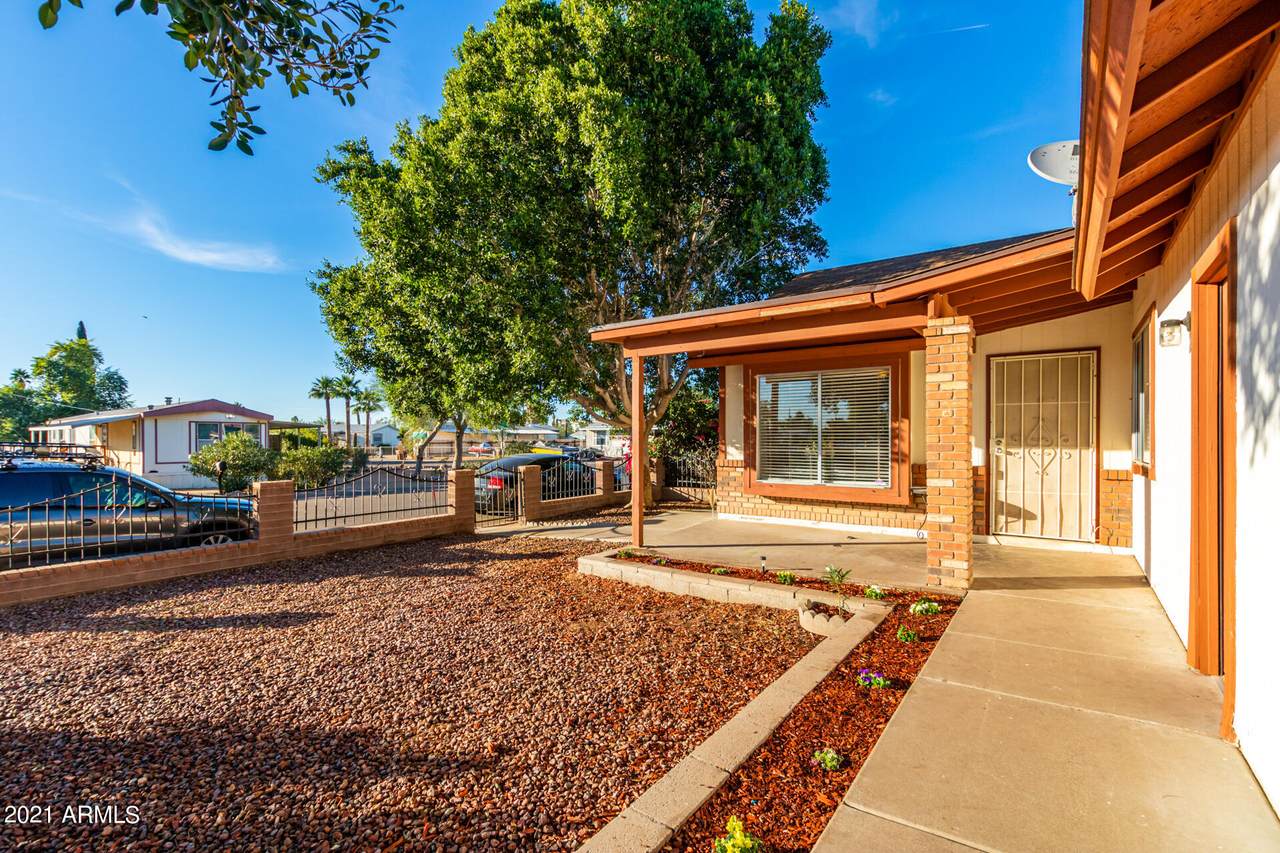 9806 Birchwood Avenue - Photo 1