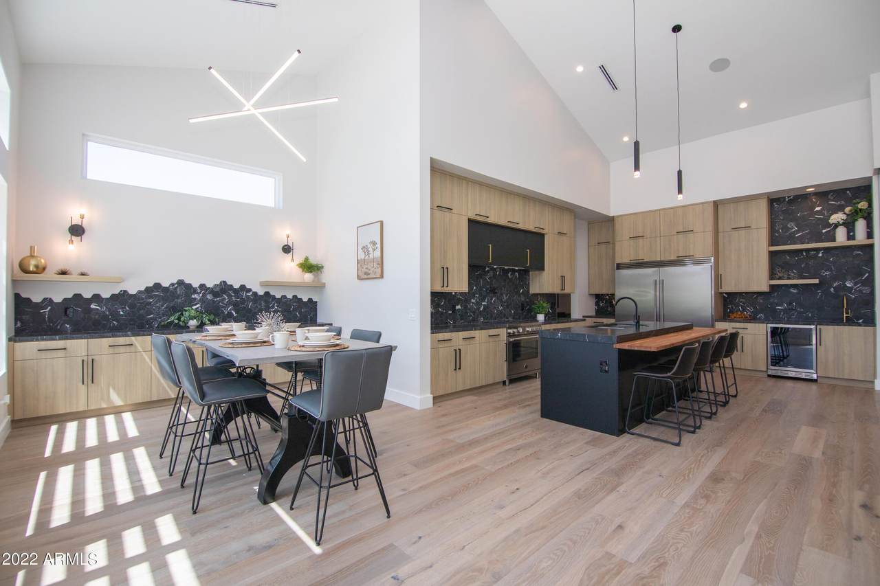 3118 42ND Street - Photo 1