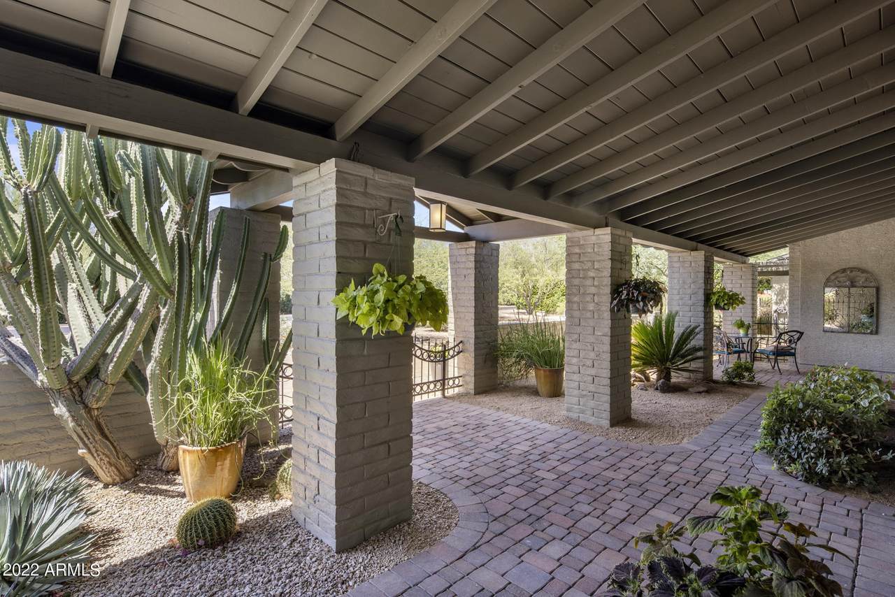 6120 Redwing Road - Photo 1