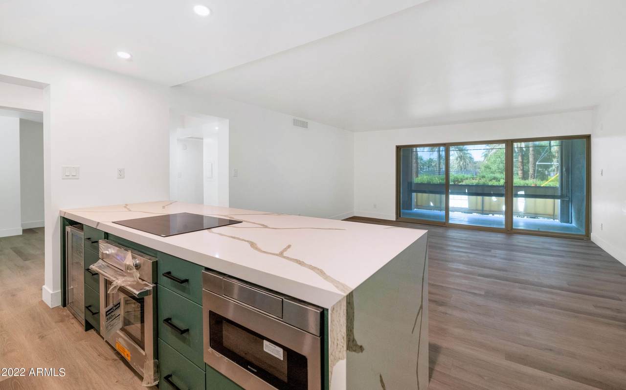 4727 Lafayette Boulevard - Photo 1