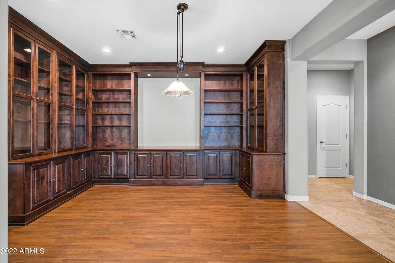 372 Lantana Place - Photo 1