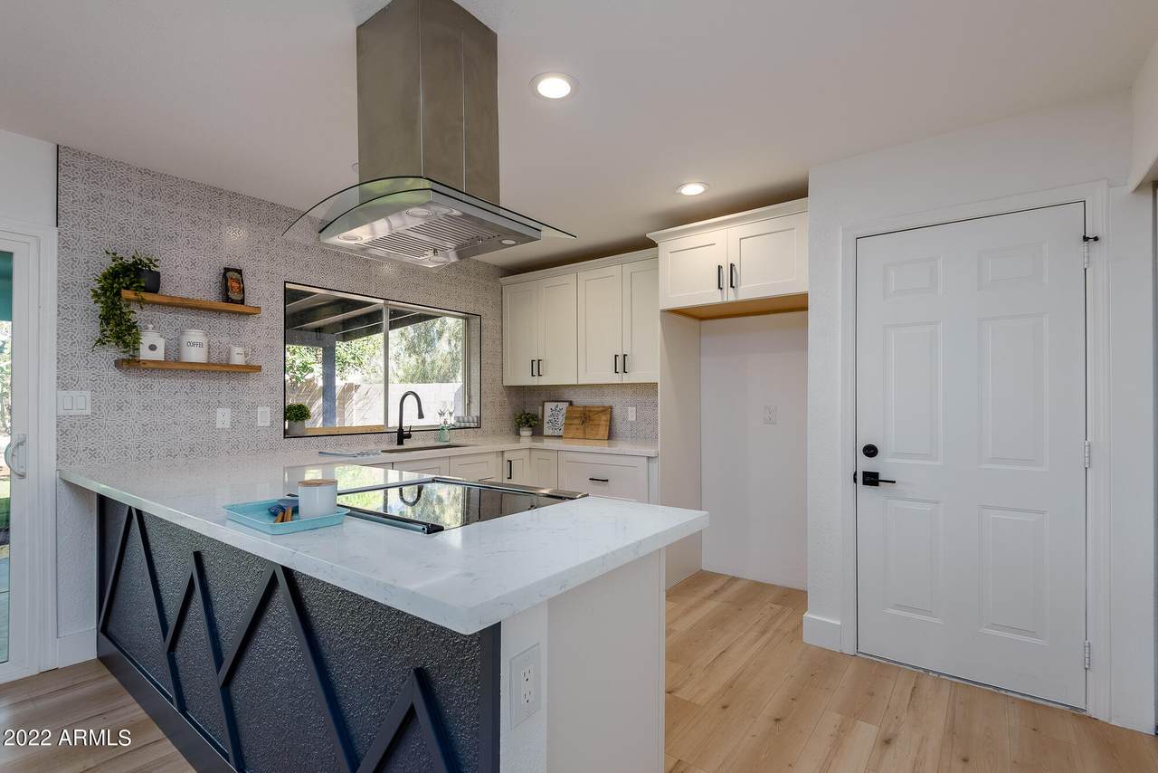 10640 44TH Street - Photo 1