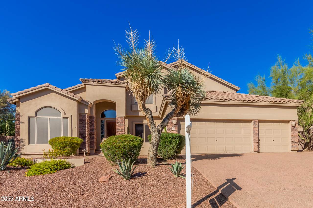 6920 Sugarloaf Circle - Photo 1