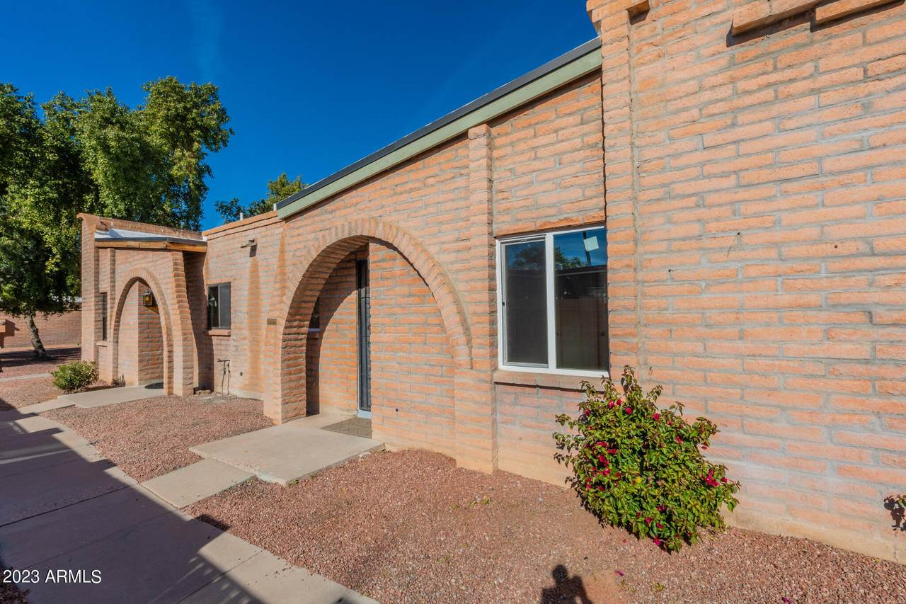 4425 Hubbell Street - Photo 1