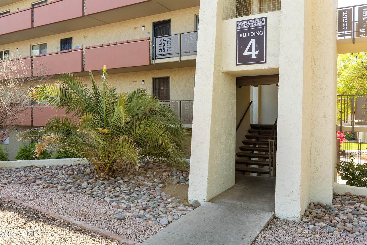 7625 Camelback Road - Photo 1