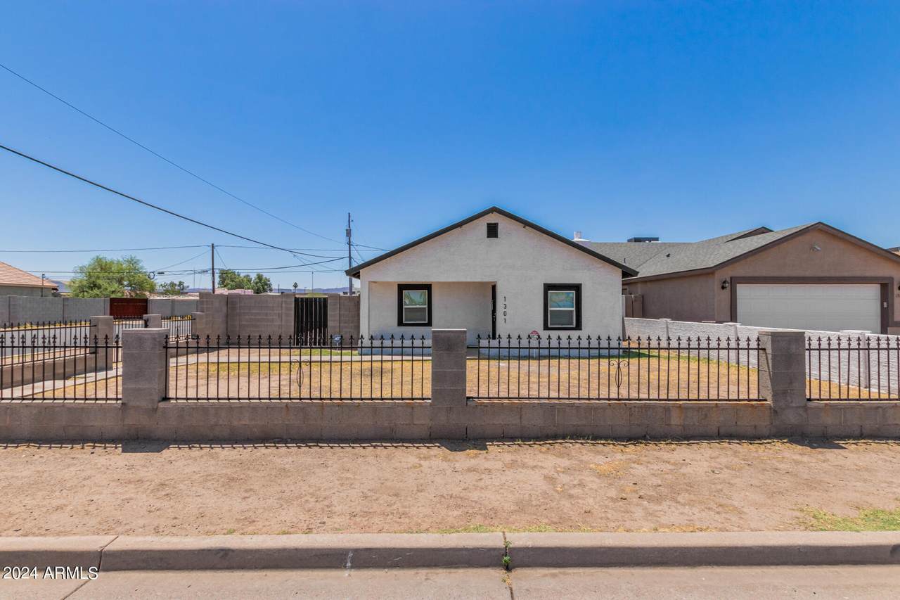 1301 Cocopah Street - Photo 1