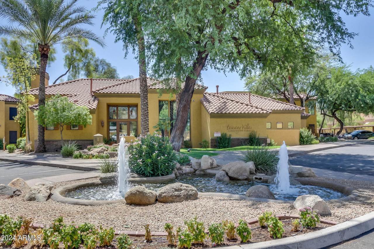 4925 Desert Cove Avenue - Photo 1