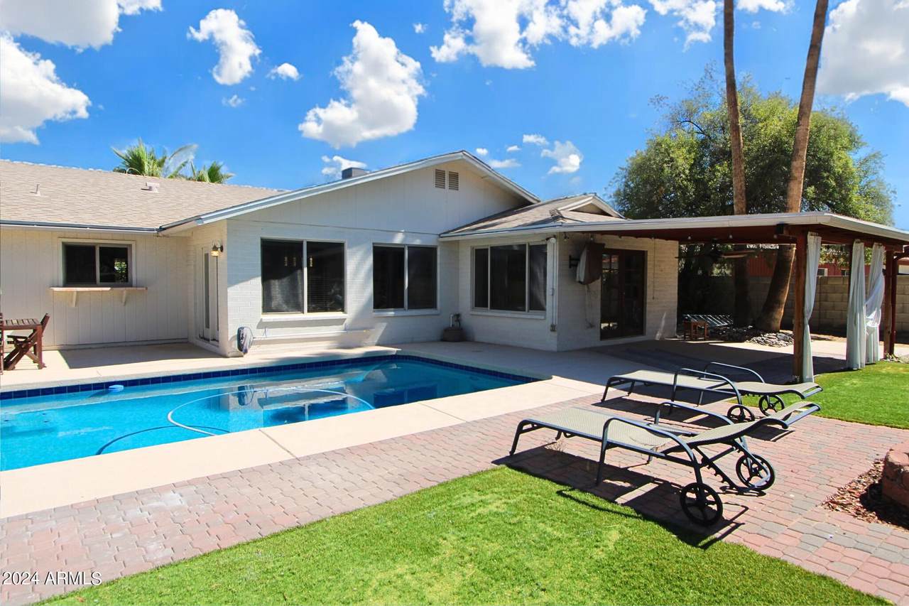 6013 Spring Road - Photo 1