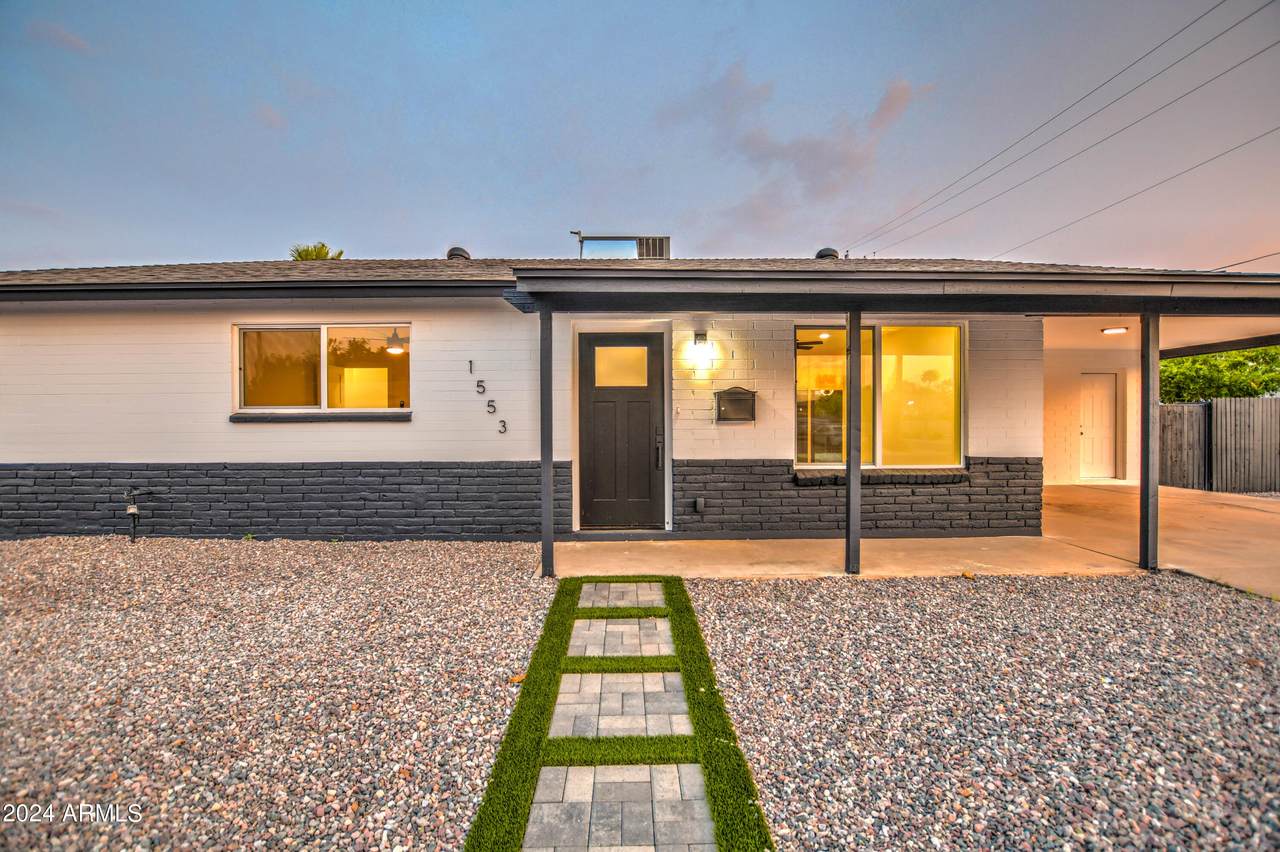 1553 5TH Place - Photo 1