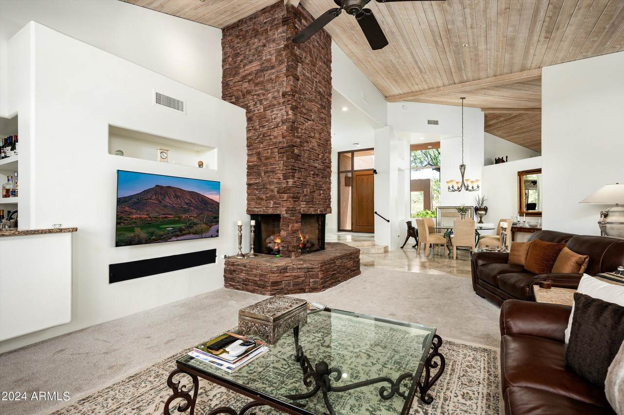 10598 Tamarisk Way - Photo 1