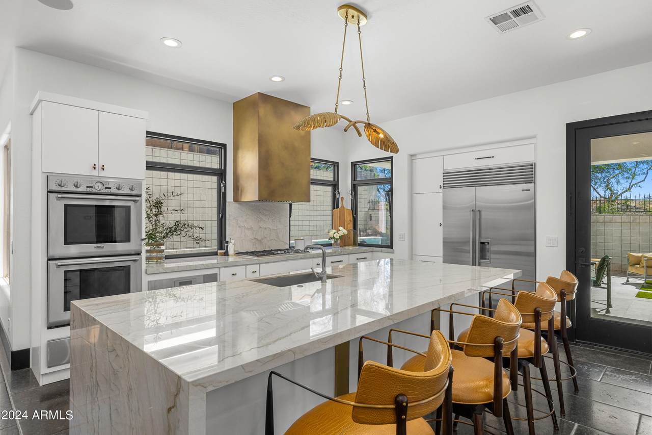 6413 31ST Street - Photo 1
