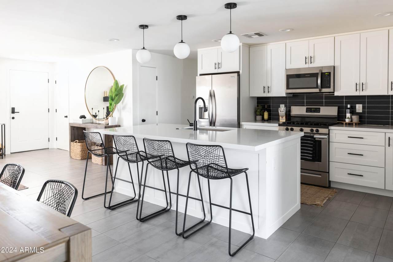 14214 38TH Street - Photo 1