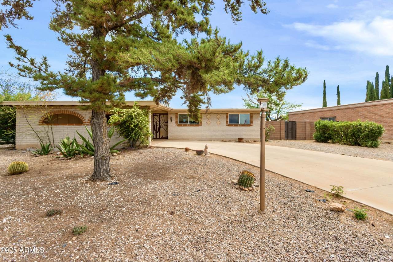 1580 Andrea Drive - Photo 1