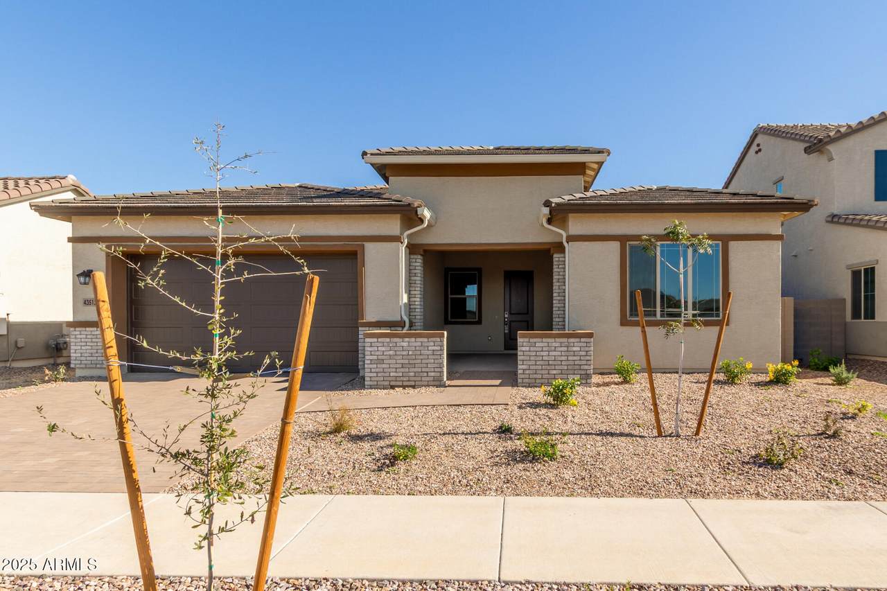 43513 Wollemi Street - Photo 1