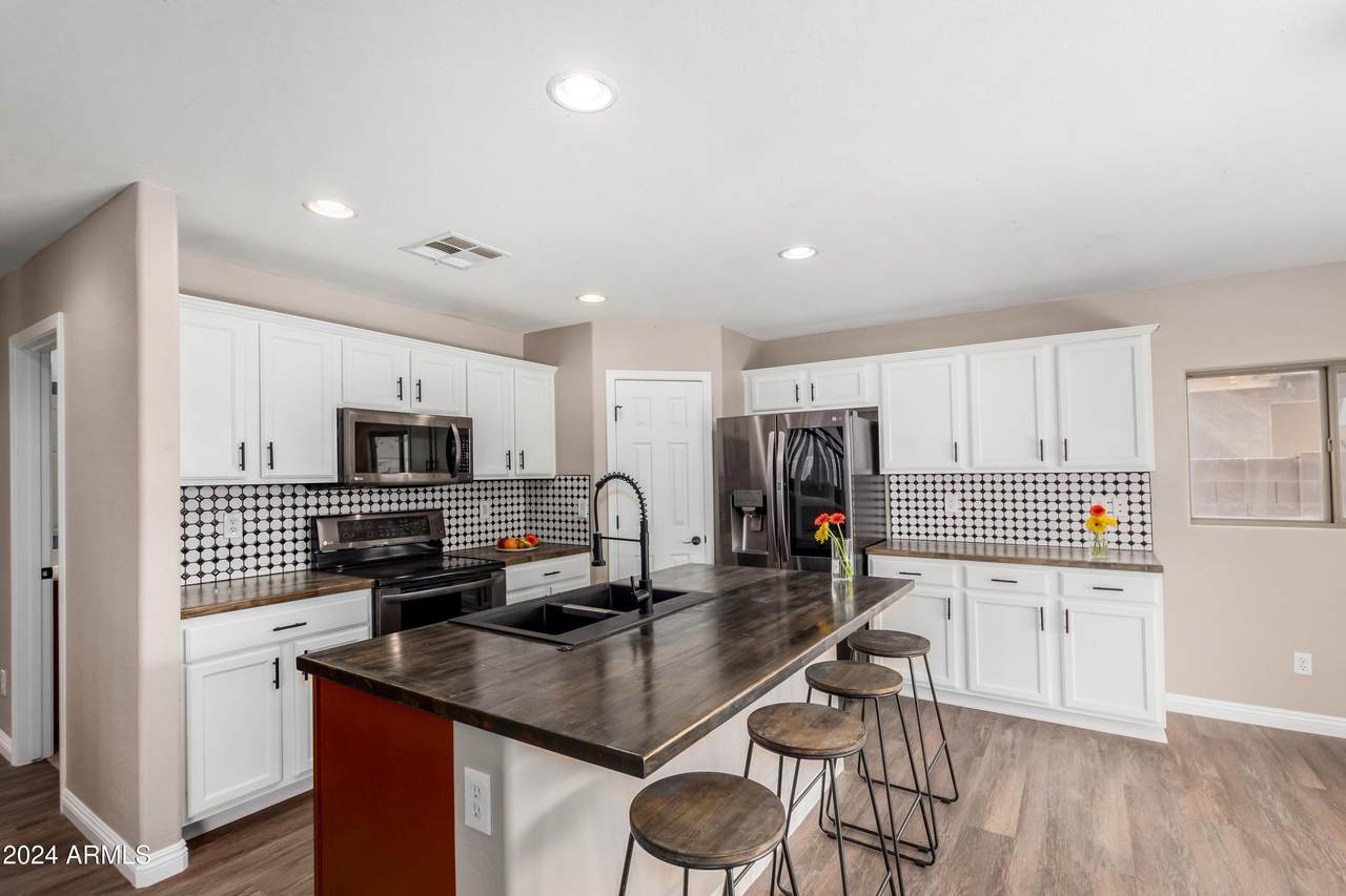 6843 Four Peaks Way - Photo 1