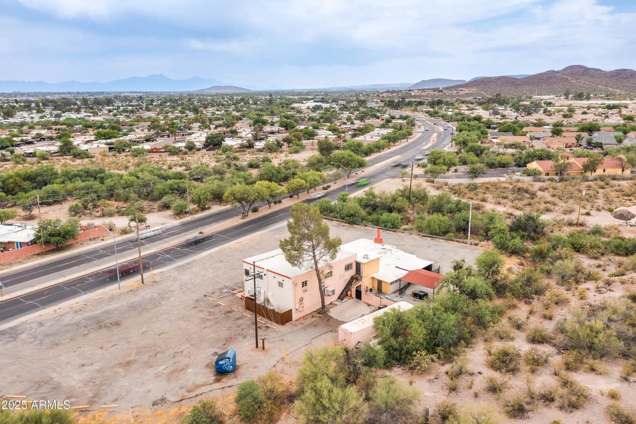 3000 Mission Road - Photo 1