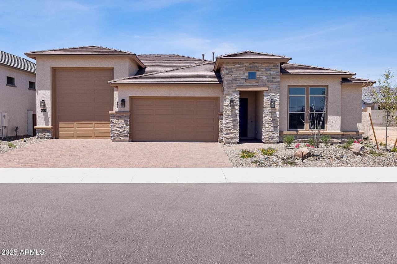 6818 190TH Avenue - Photo 1