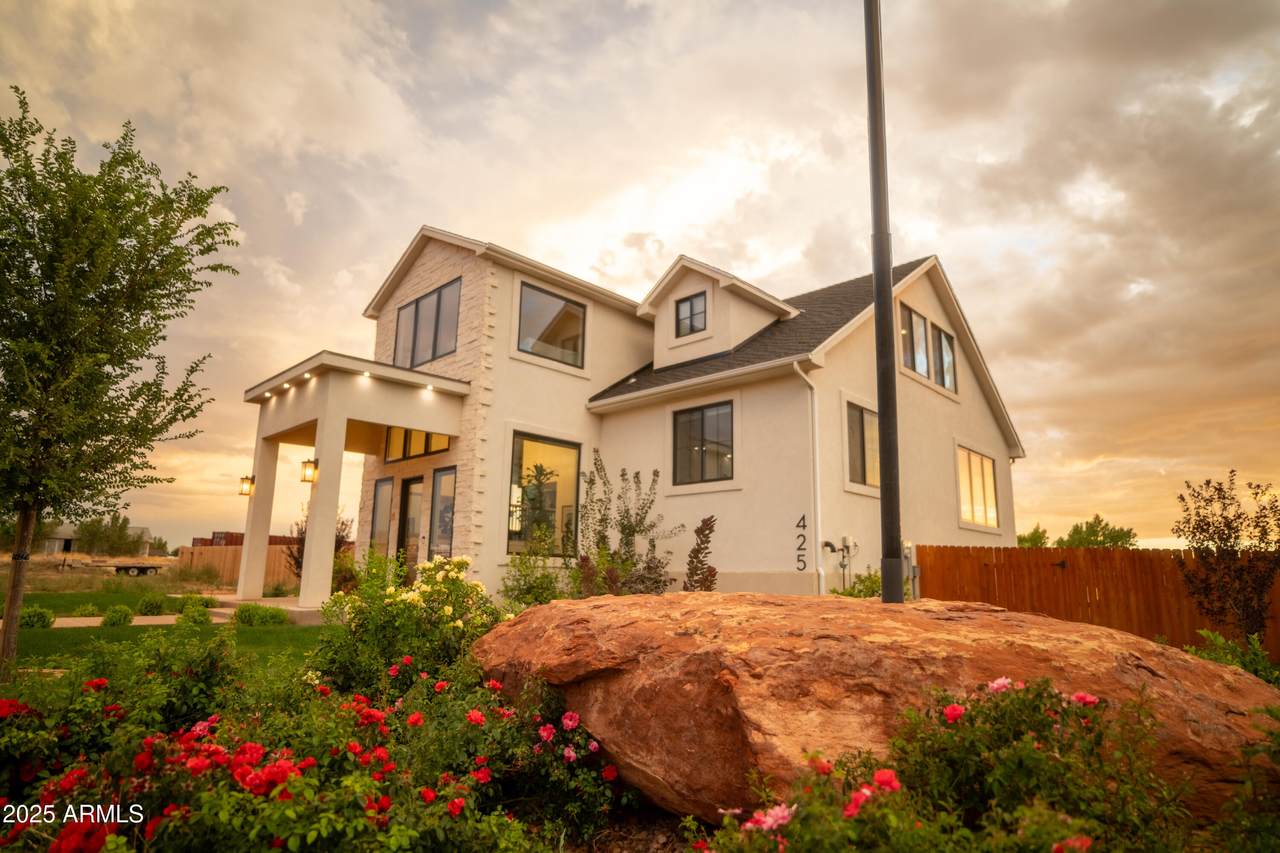425 Pioneer Street - Photo 1