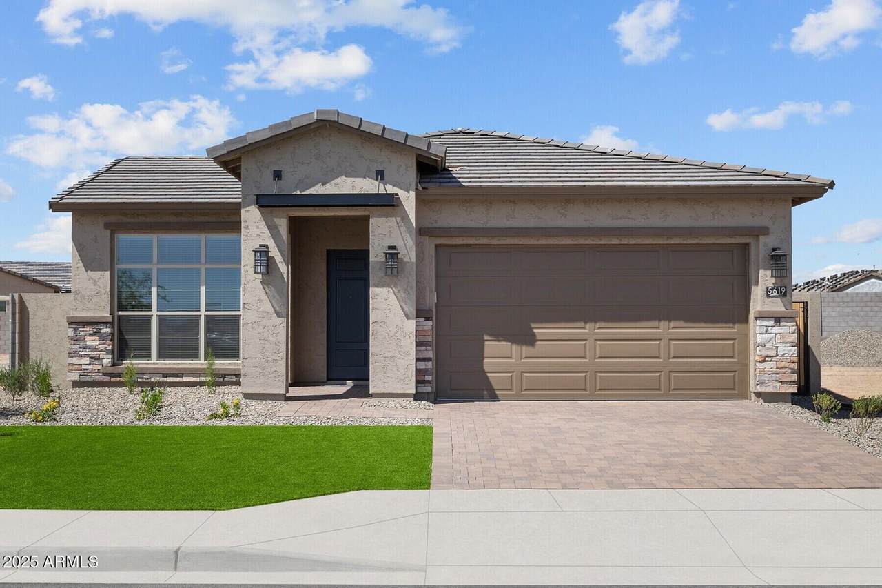 5619 193RD Avenue - Photo 1