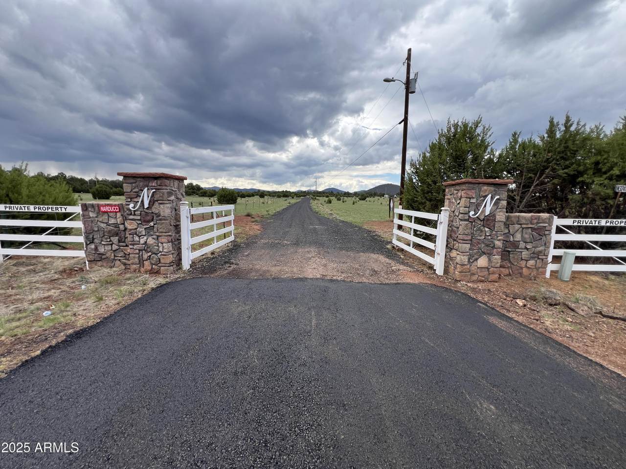 6 3242 Road - Photo 1