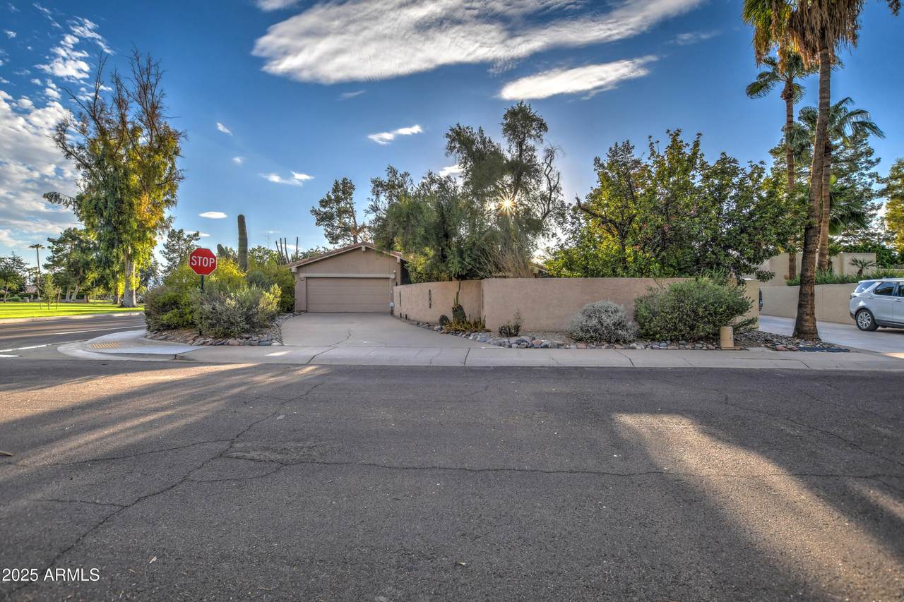 7806 Via Del Sol - Photo 1