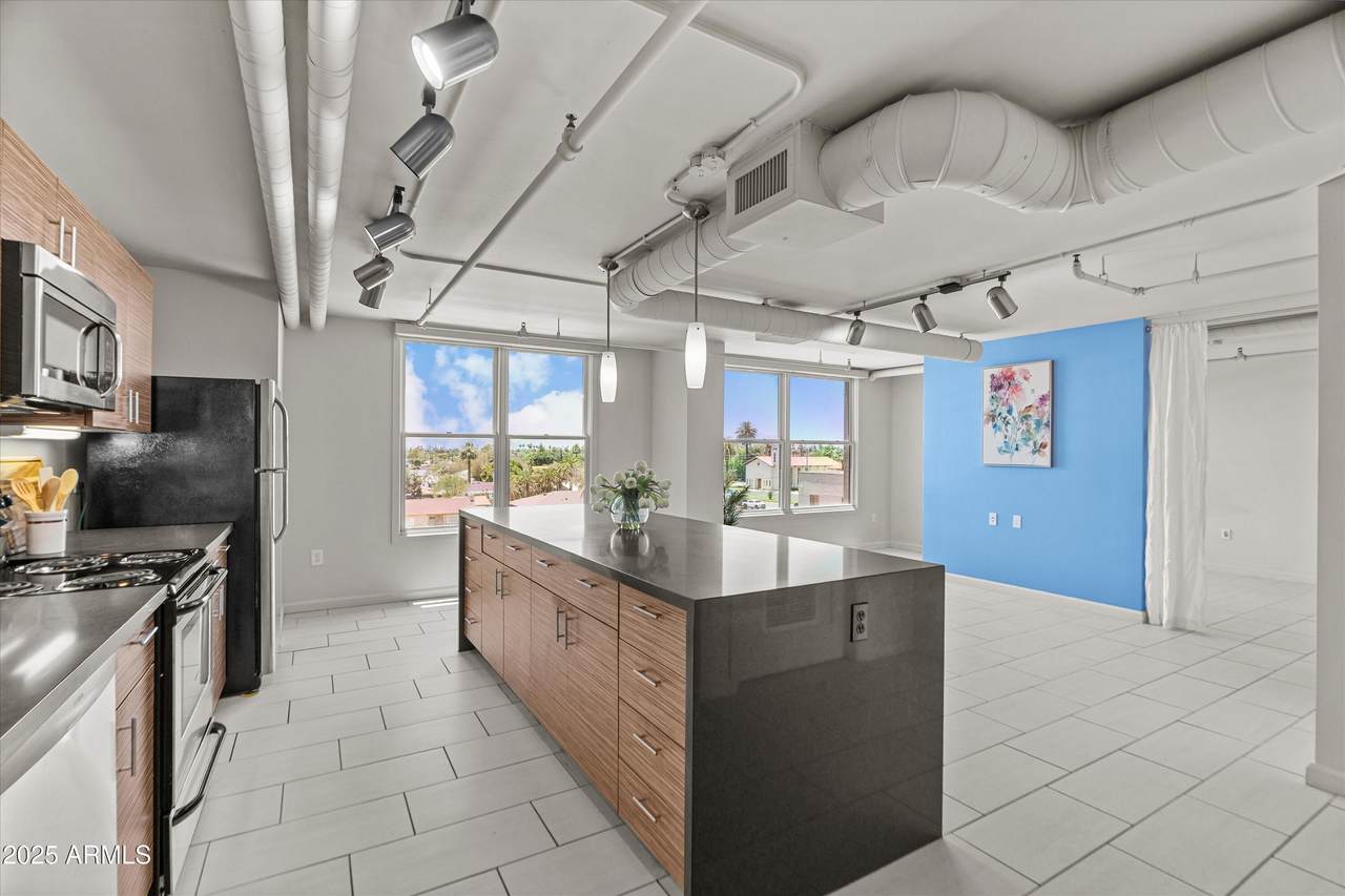 535 Thomas Road - Photo 1