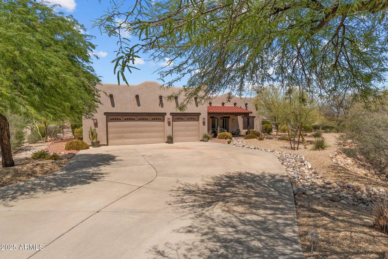 2100 Silverlode Drive - Photo 1