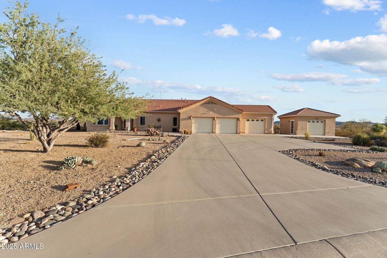 2965 Saddleridge Way - Photo 1