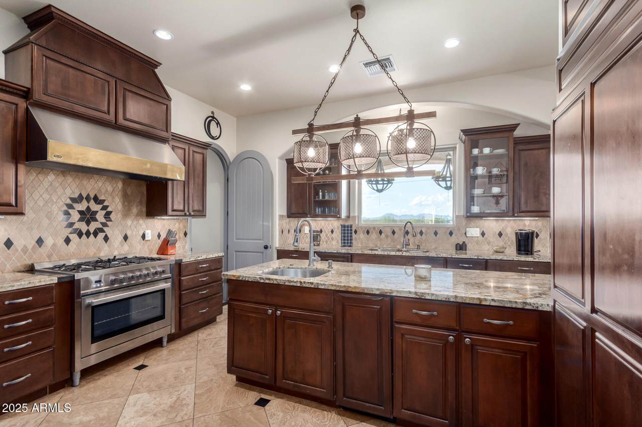 1602 Lobo Street - Photo 1