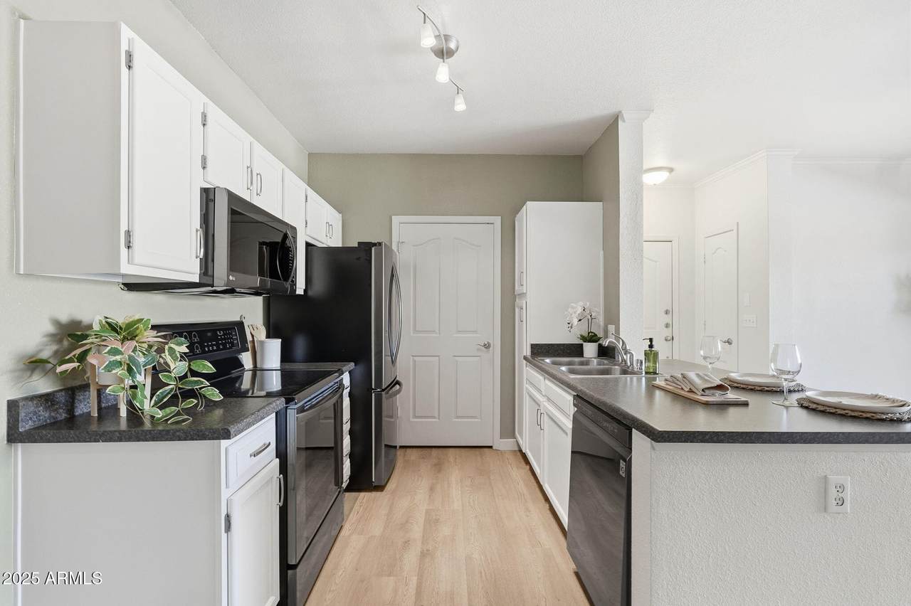 16013 Desert Foothills Parkway - Photo 1