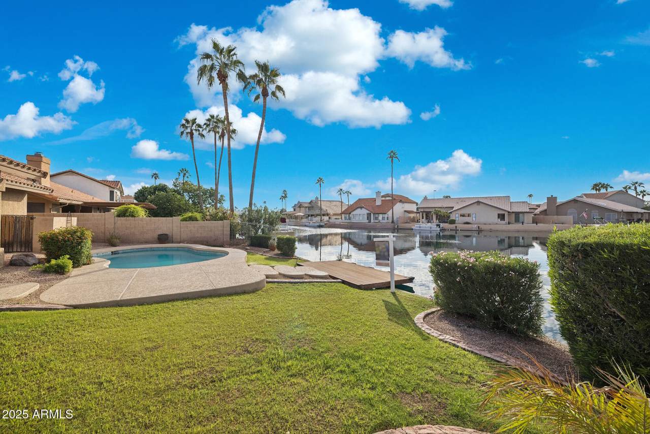 510 Lagoon Drive - Photo 1
